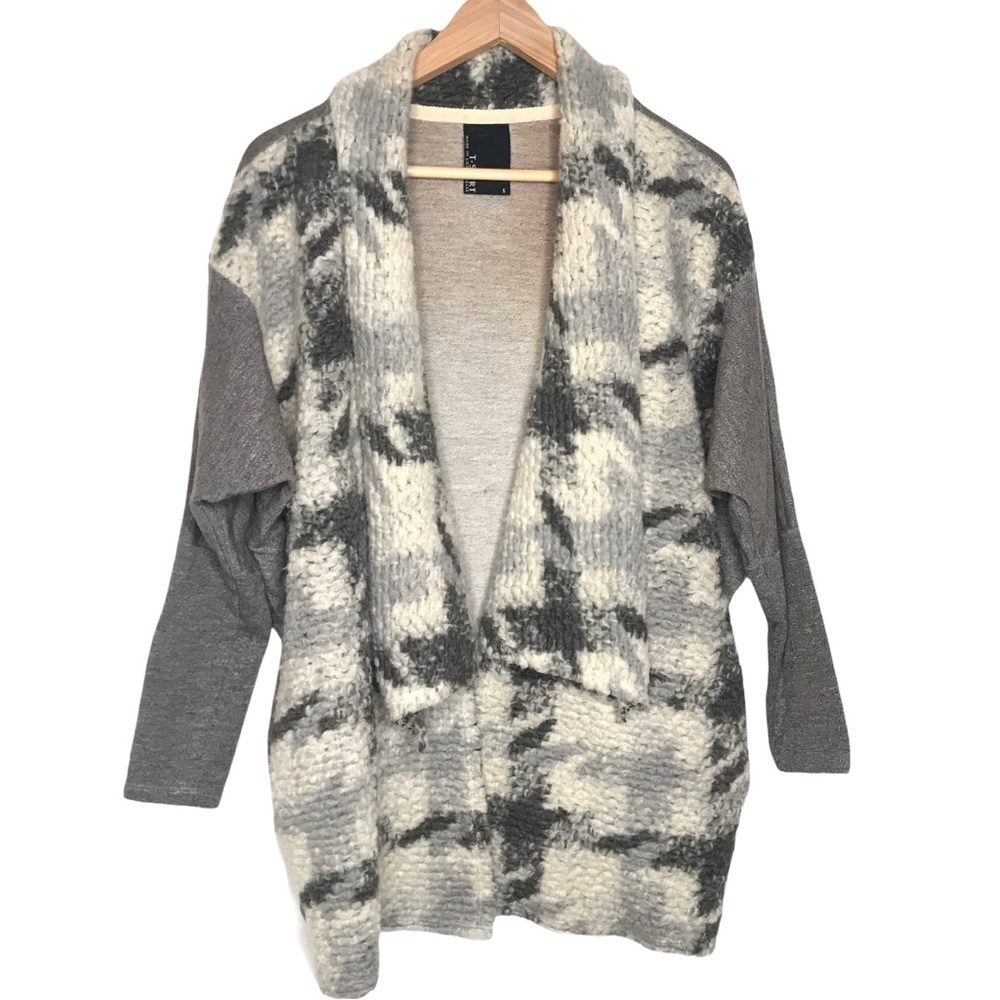 Dolan T Shirt open cardigan small